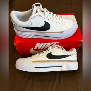 Nike Court Legacy Lift White and Black Platform Sneakers 11 NEW